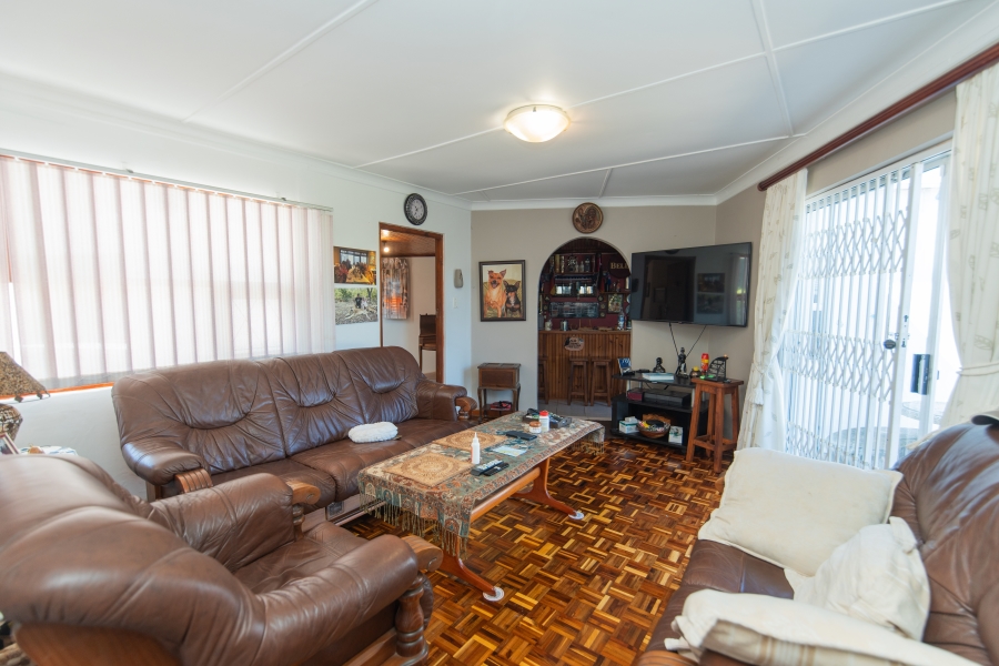5 Bedroom Property for Sale in Framesby Eastern Cape